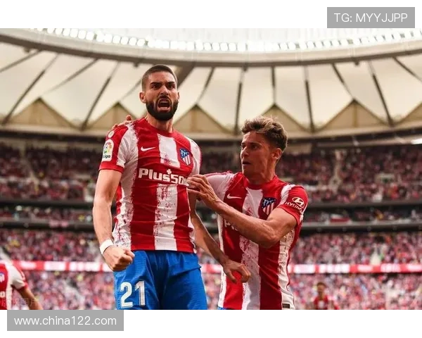 都灵博洛尼亚交锋西蒙尼亚当斯